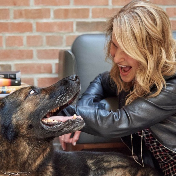 Meet your Posher, Sharon - Picture 2 of 3